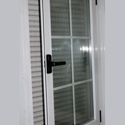 Ventana abatible