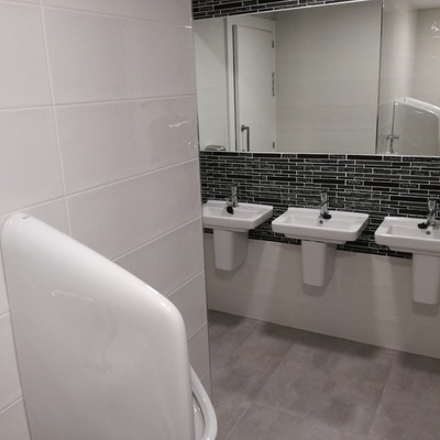 WC CABALLEROS.