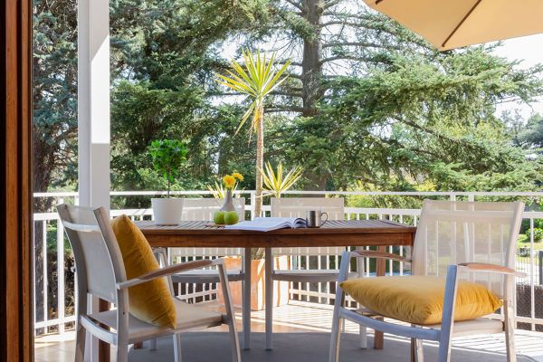 Foto: Balcón con Mesa y Sillas de Terraza de Maribel Martínez #3283274 ...