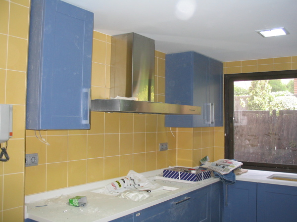 Cocina con encimera en cilestone