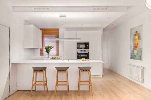 Foto: Cocina con Península Abierta Al Salón de Maribel Martínez