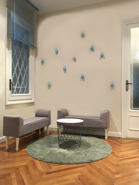 Foto: Entrada con Bancos y Percheros de Am Arquitectura+diseño #1394816