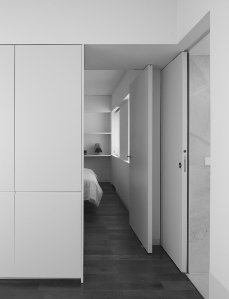 ENTRADA HABITACIÓN 1 Y BAÑO - DETALLE PUERTAS