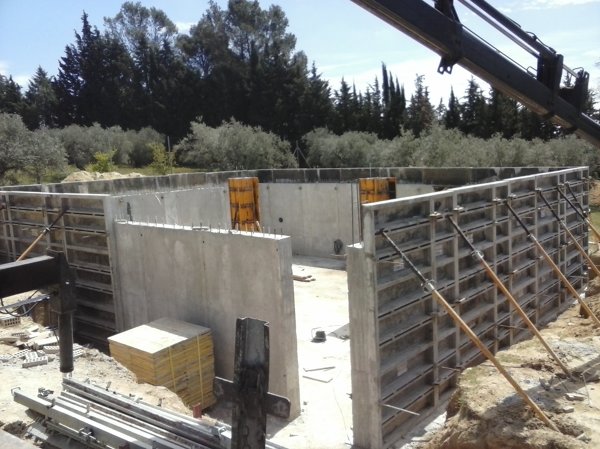 Muro de Hormigón Armado Encofrado a Dos Caras: Solidez y Estética Incomparable