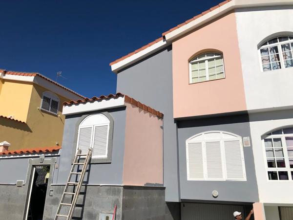 Foto: Pintura Exterior de Fachada Vivienda Adosada de Pinturas Juan