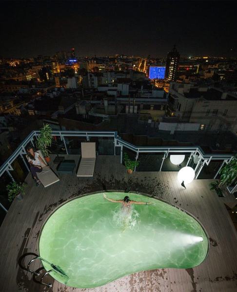 Piscina nocturna 