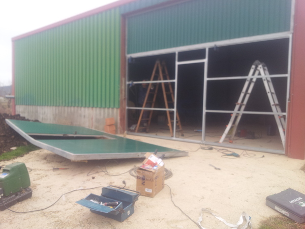 Foto: Puerta Rota de Rafael Perez #3237057 - Habitissimo