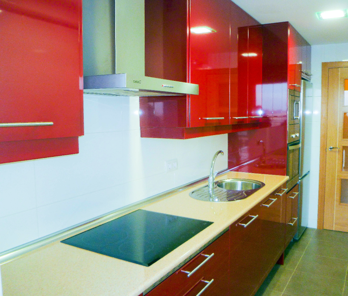 Foto: Reforma Cocina Roja Leganés de Dereformas Proyectos de Interior