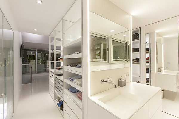 Foto: Vestidor con Baño Baño Incorporado de Estudio Onikot #521597