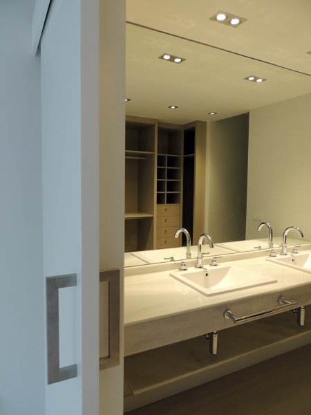 Foto: Vestidor en Acabado Lino en Cuarto de Baño Incorporado. de ... Foto: Vestidor en Acabado Lino en Cuarto de Baño Incorporado. de ...
