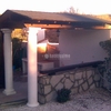 Hacer base y montar barbacoa de piedra