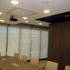 Instalaciones en sala de juntas de oficina