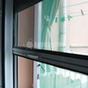 Ventana batiente de aluminio