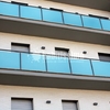 Balcon de hierro y cristal