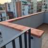 Acabado del coronamiento del edificio con cerámica