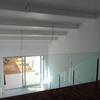 Altillo con baranda de cristal