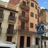 Aspecto deteriorado de la fachada.