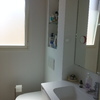 Baño acabado en blanco mate