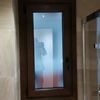baño con cristal opaco