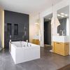 Baño con doble lavabo y bañera exenta