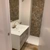 Baño en estílo retro año 50 y detalle moderno