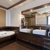 Baño oscuro