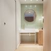 baño pequeño con elementos decorativos
