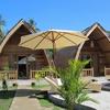 Bungalow de madera tropical de alta densidad
