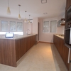 Cocina con doble bancada