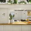 Cocina con vegetación en un altillo
