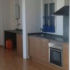 Cocina, parquet y ventana 