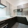 Cocina reformada con encimera de granito