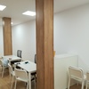Columnas también terminadas forradas con suelo laminado