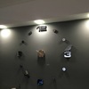 Decoración pared con reloj moderno