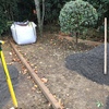 Delimitando la zona con traviesas 