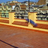 Detalle de coronación muros con pasamanos y vierteaguas ceramicos