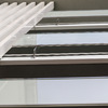 Detalle de materiales: alumnio, acero inoxidable y cristal