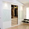 Dormitorio con armario empotrado