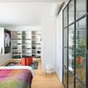 Dormitorio con vestidor incorporado