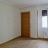 Dormitorio principal con baño en suite.