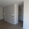 Dormitorio principal con vestidor detrás del cabecero
