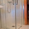 Ducha en hostal Ezkurra