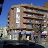 Edificio de viviendas, locales comerciales y aparcamiento.