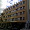Edificio de viviendas, locales comerciales y aparcamiento.