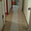 El pasillo hacia los dormitorios y cuarto de baño