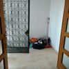 Entrada con paredes preparadas e imprimadas para pintar
