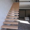 Escalera en voladizo acceso