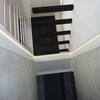 Escalera iluminada con tira de led