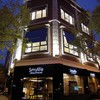 Fachada principal de la clínica