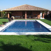 Fachada vivienda y piscina